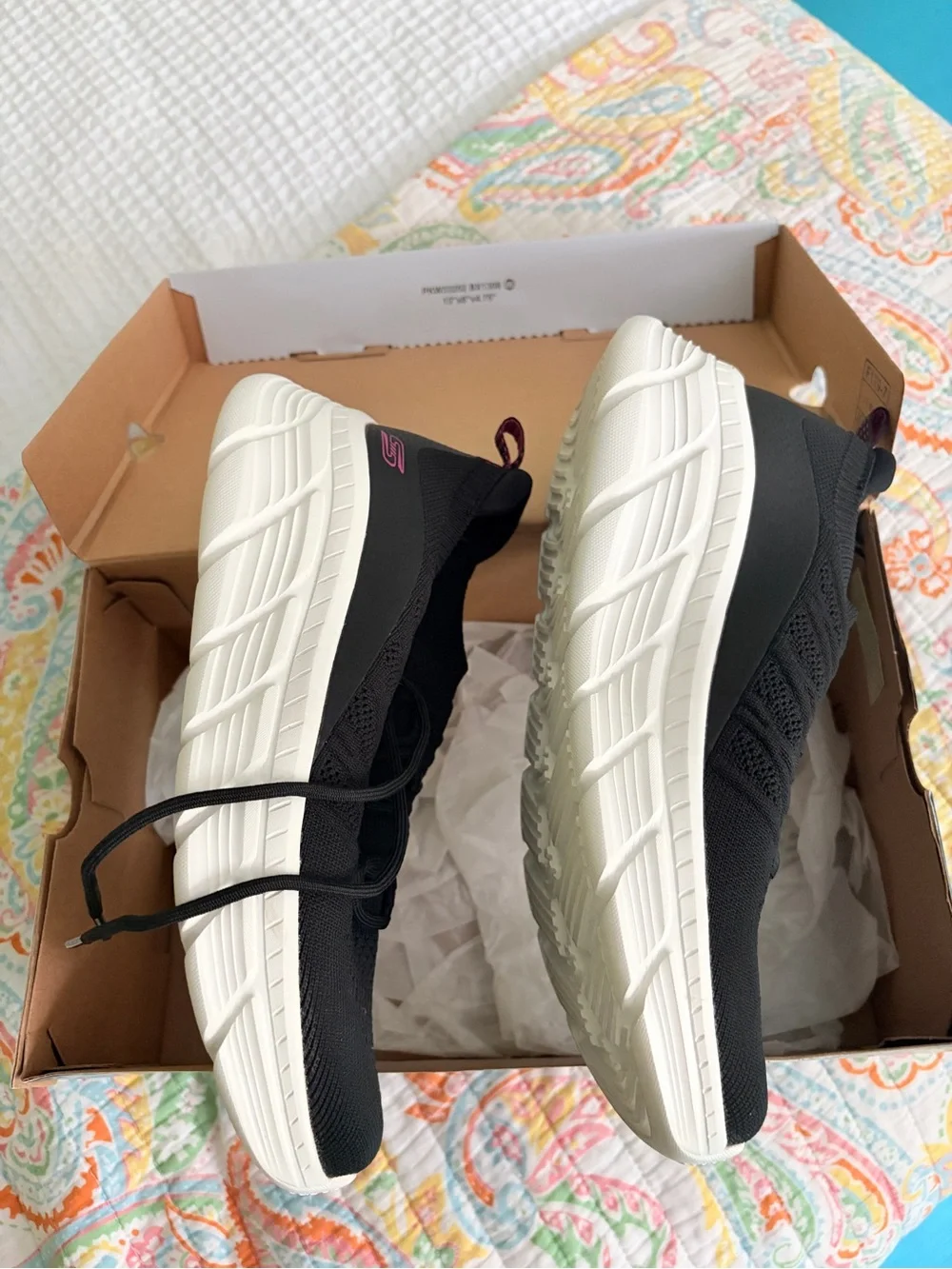 NWT Skechers Women’s B Flex Levelled Ground Black Sneakers